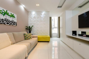 Omar do Rio - Moderno 2Qtos, Internet 120mbps, WorkStation, Smart TV, 300m da Praia de Copacabana - BR 531-902